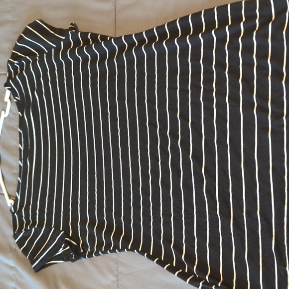 The perfect work top. - Picture 4 of 4